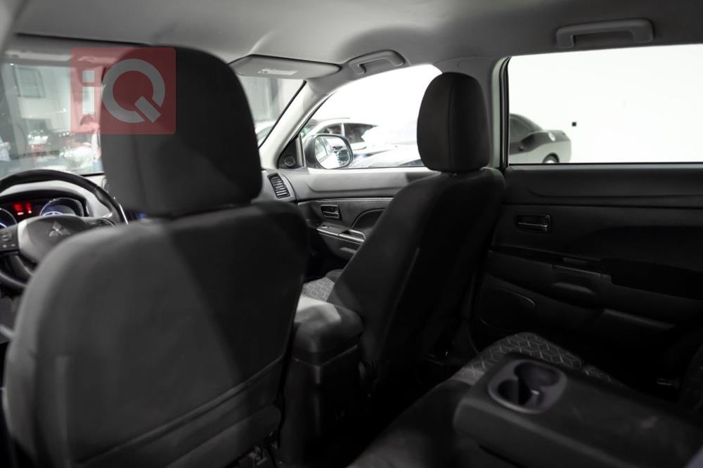 ميتسوبيشي أوتلاندر سبورت